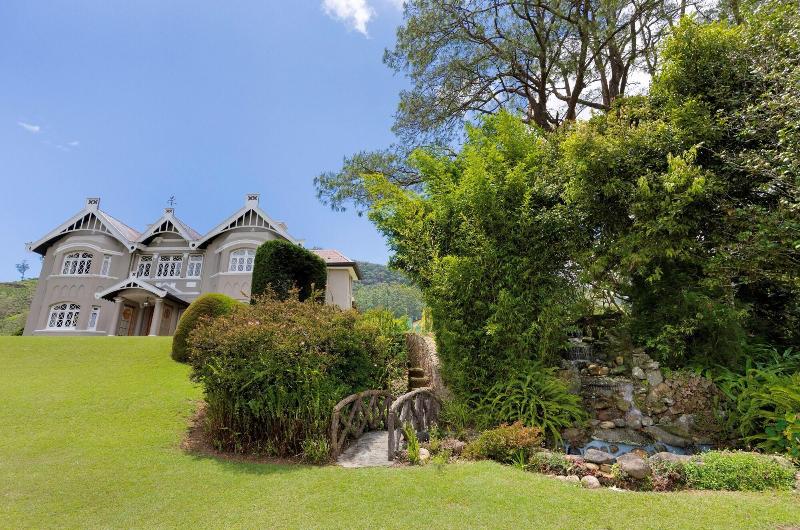 The Bellwood Manor image