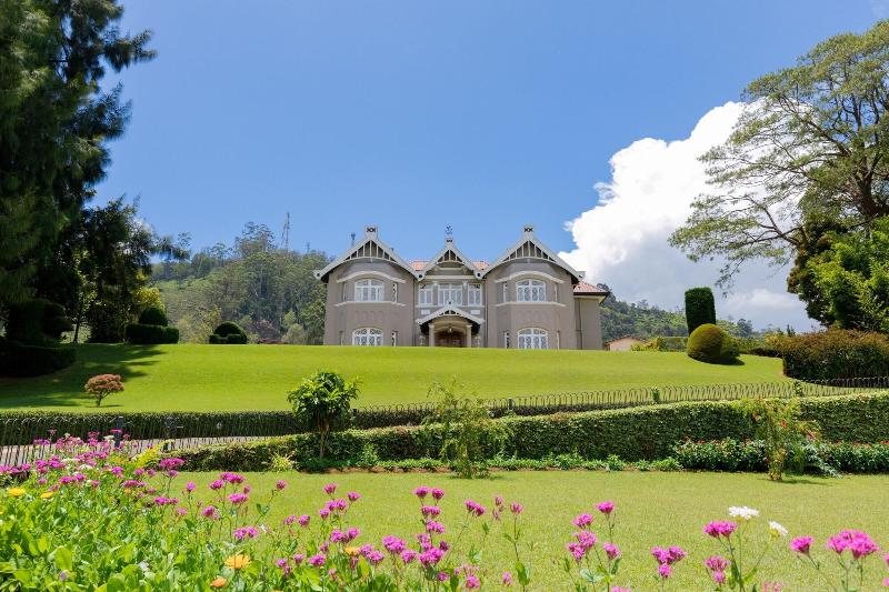 The Bellwood Manor image