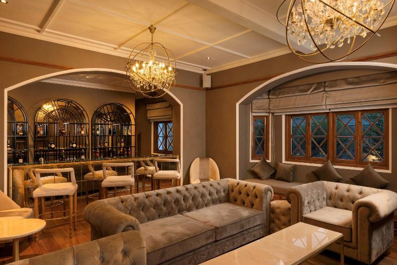 The Bellwood Manor image