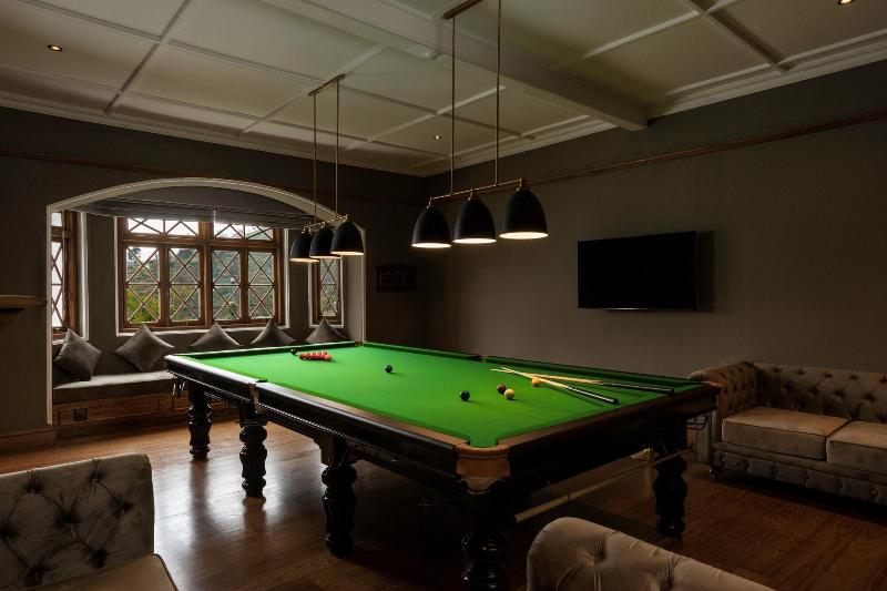 The Bellwood Manor image