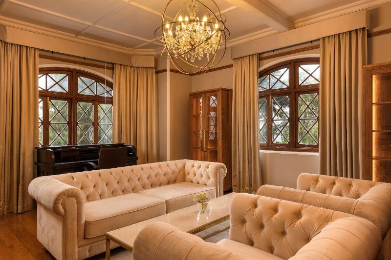 The Bellwood Manor