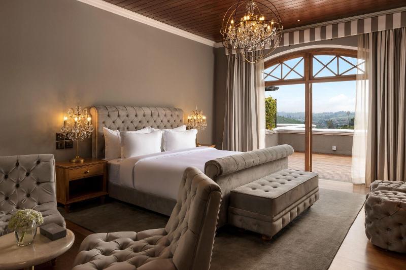 The Bellwood Manor image