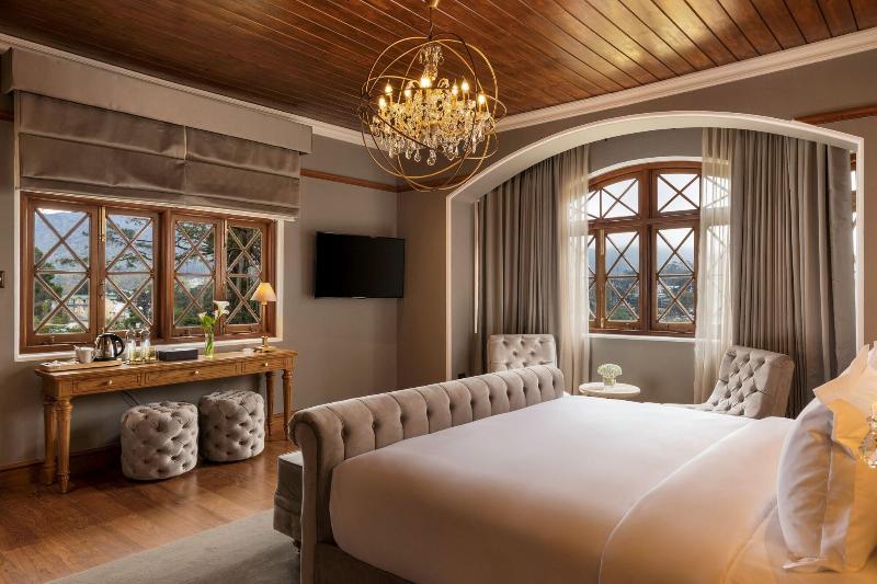 The Bellwood Manor image