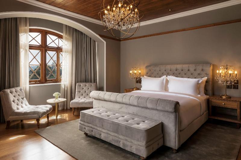 The Bellwood Manor image