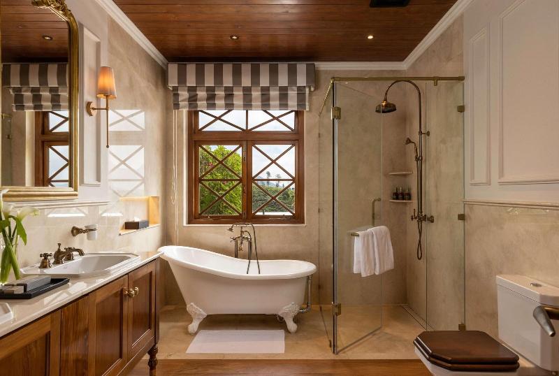 The Bellwood Manor image
