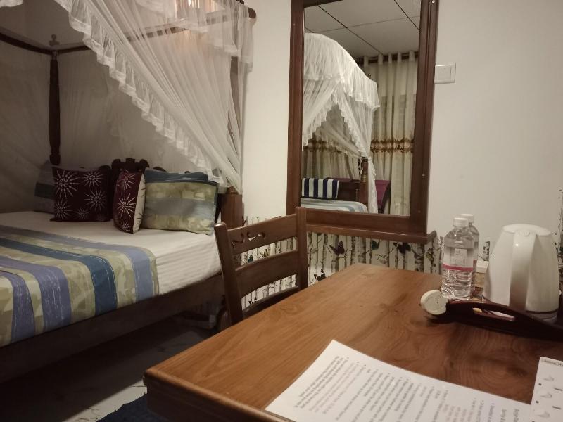 Suriya Guest Home Stay Mirissa image