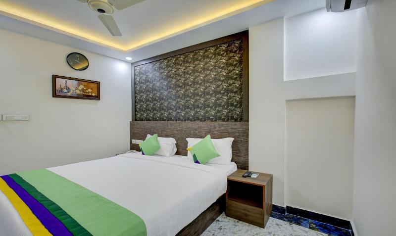 Treebo Trend Love Shore Residency Near Lakeshore H image