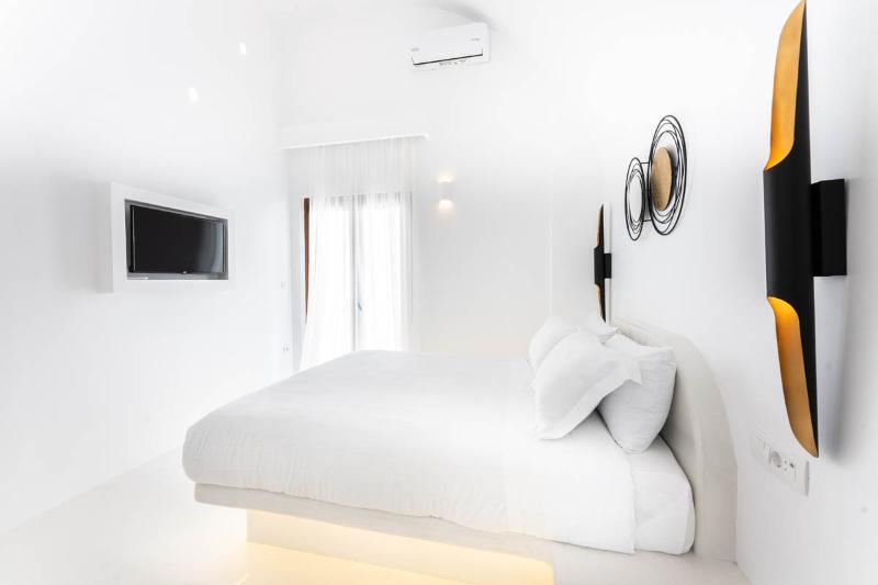 Leon Luxury Suites, Imerovigli