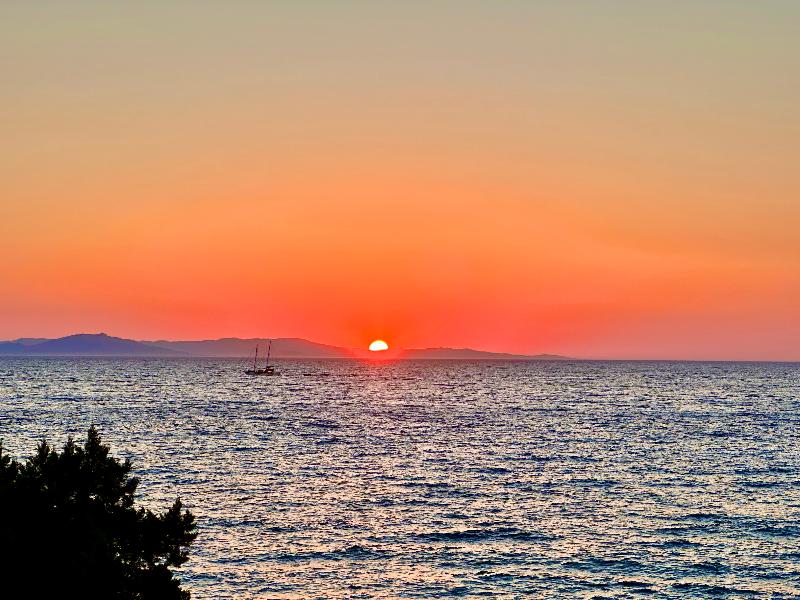 Genari Beach Apartments