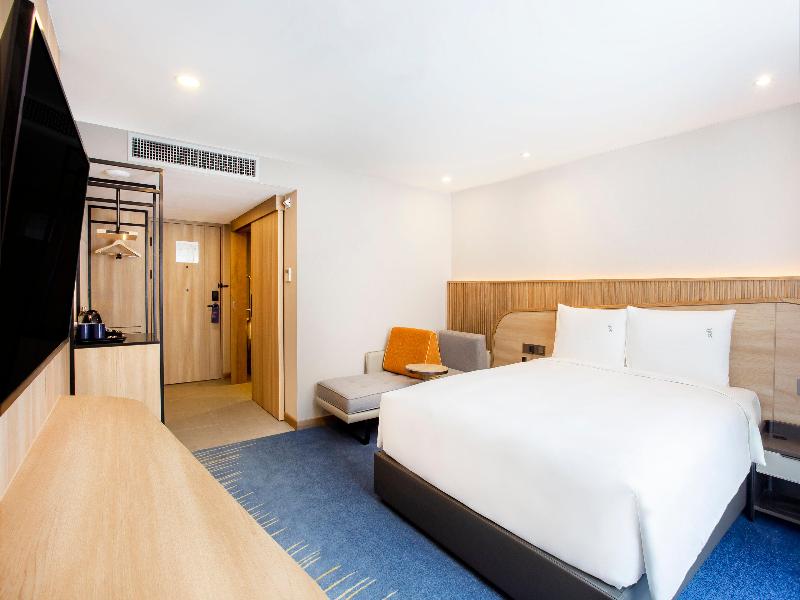 Holiday Inn Express and Suites Bangkok Central Pie image