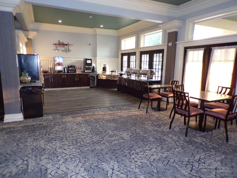 Niagara Crossing Hotel And Spa image