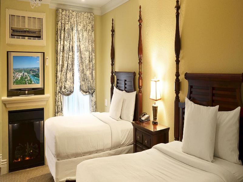 Niagara Crossing Hotel And Spa image