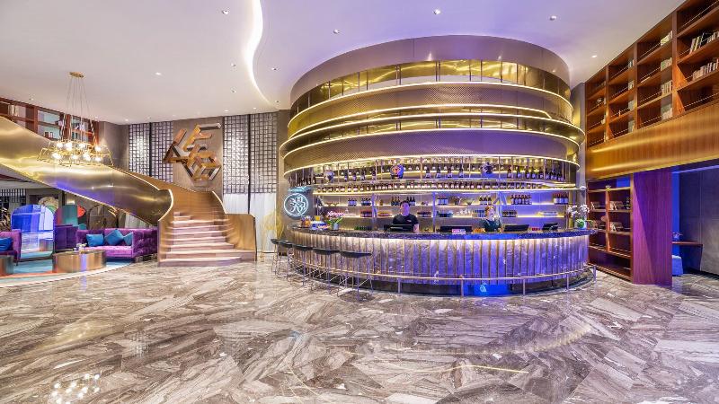 Lobby & Reception