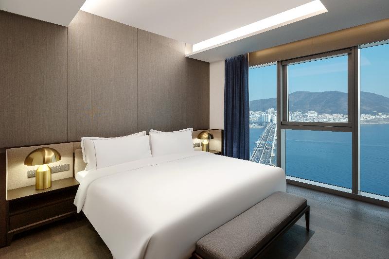 Wyndham Grand Busan Ljin image