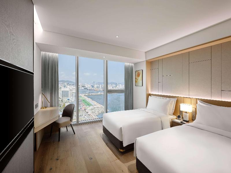 Wyndham Grand Busan Ljin image
