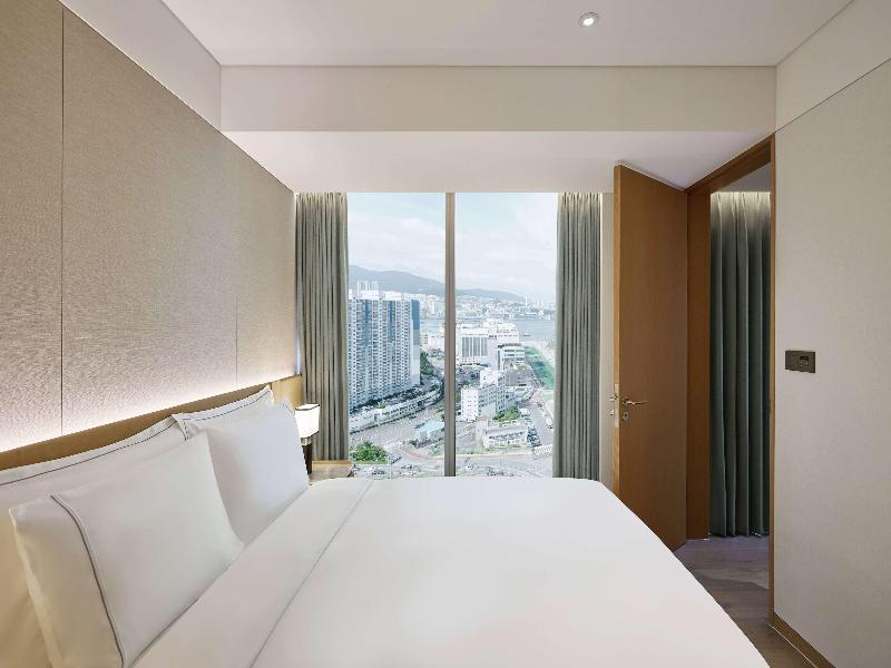 Wyndham Grand Busan Ljin image
