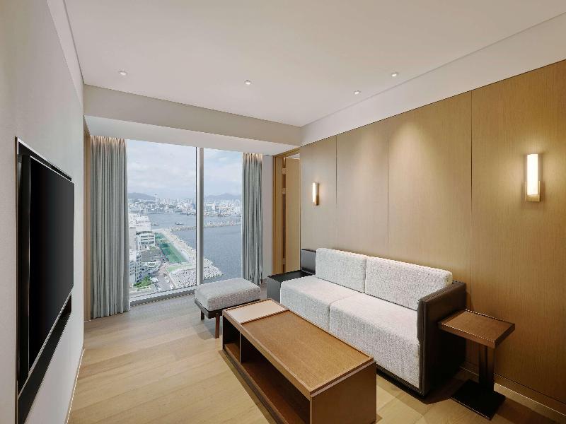 Wyndham Grand Busan Ljin image