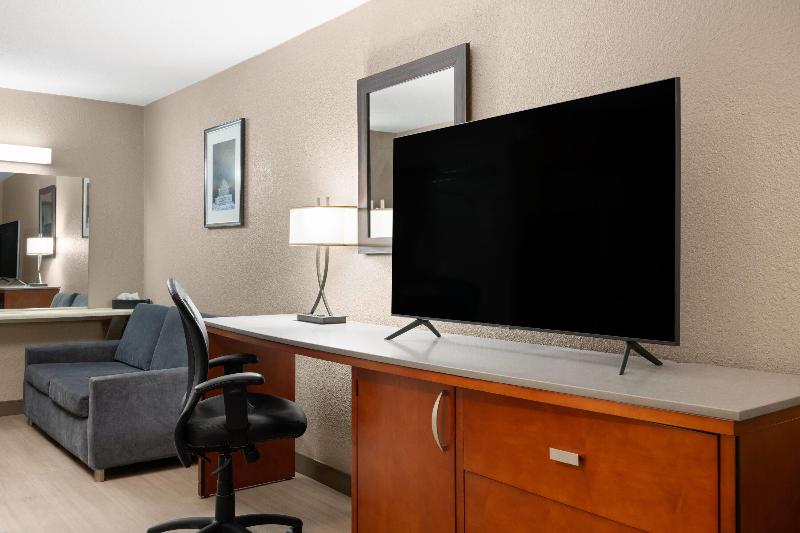 Travelodge By Wyndham Parker image