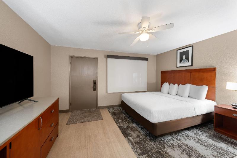 Travelodge By Wyndham Parker image