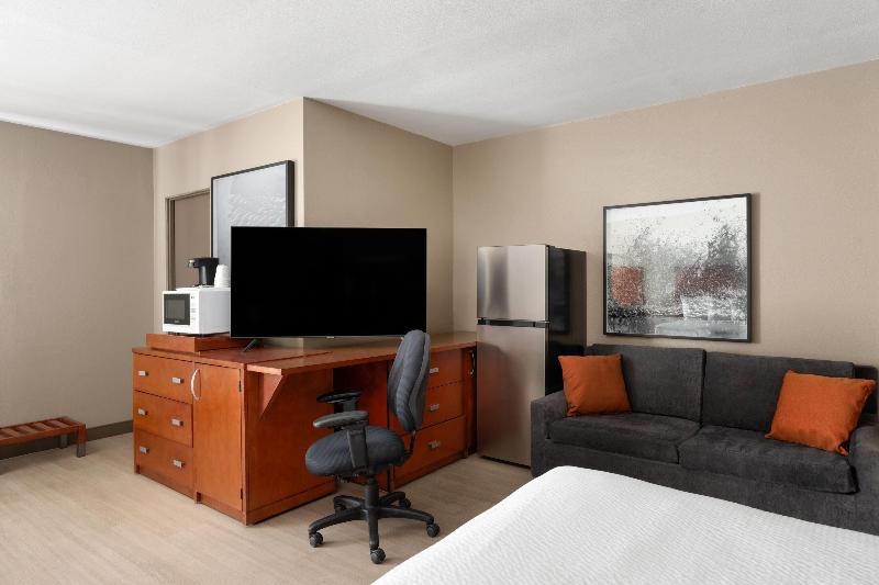 Travelodge By Wyndham Parker image