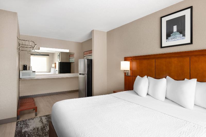 Travelodge By Wyndham Parker image