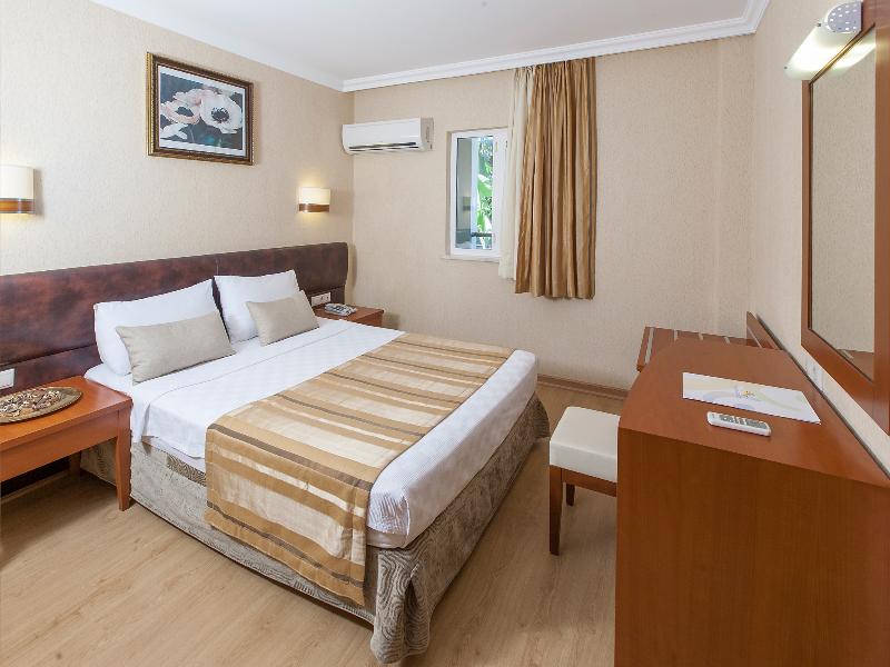 Julian Club Hotel image