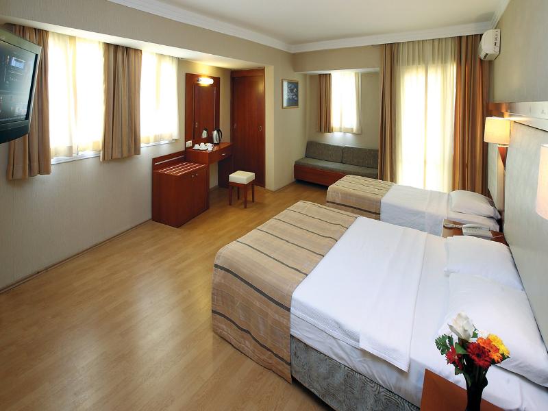Julian Club Hotel image