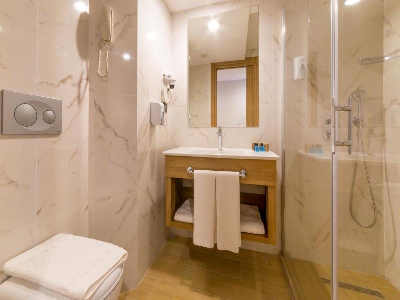 Julian Club Hotel image