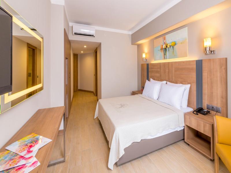 Julian Club Hotel image