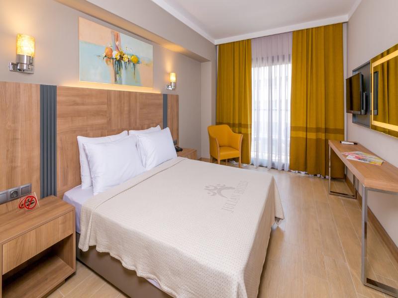Julian Club Hotel image