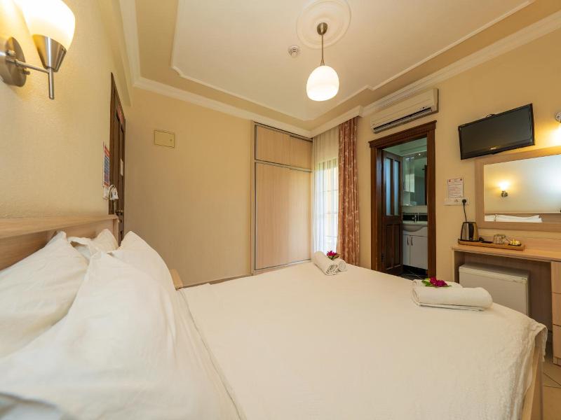 Gokcen Hotel & Apartments image