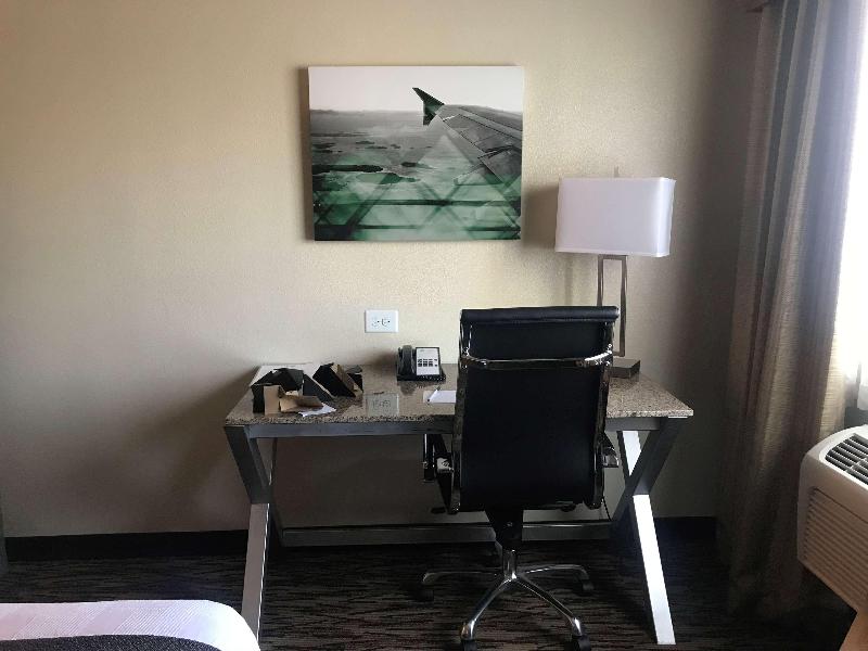 Best Western Plus Peppertree Airport Inn — photo 184