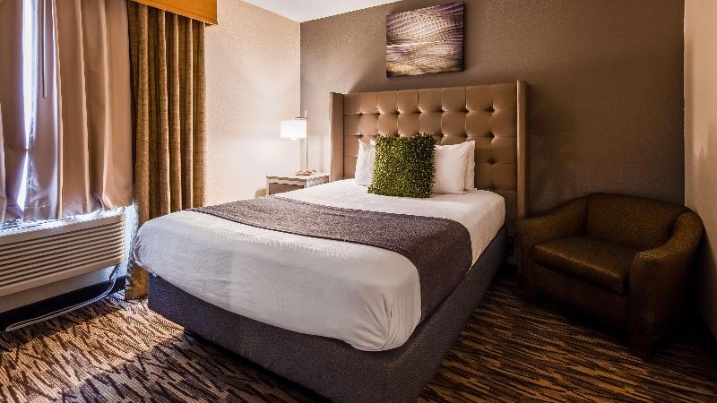 Best Western Plus Peppertree Airport Inn — photo 180