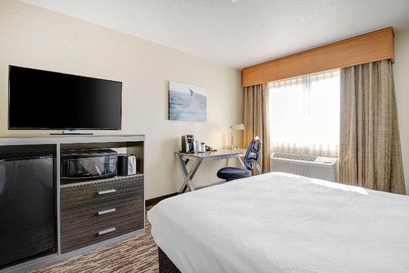 Best Western Plus Peppertree Airport Inn — photo 215
