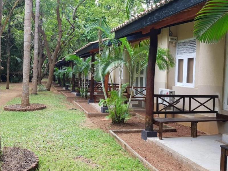 Hotel Sigiriya — view