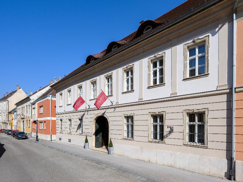 Buda Castle Hotel image