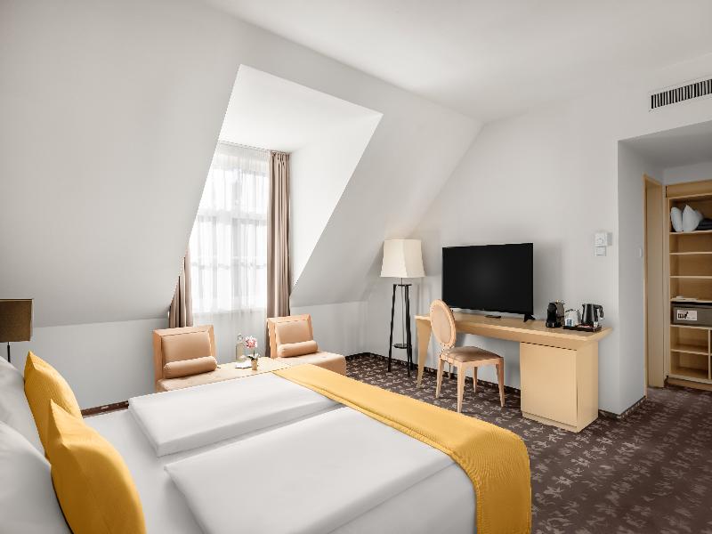 Buda Castle Hotel image
