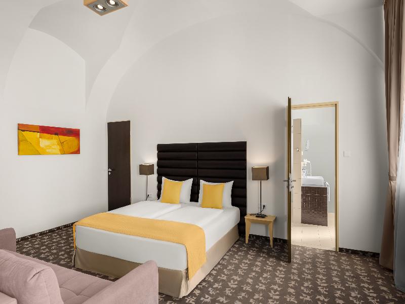 Buda Castle Hotel image