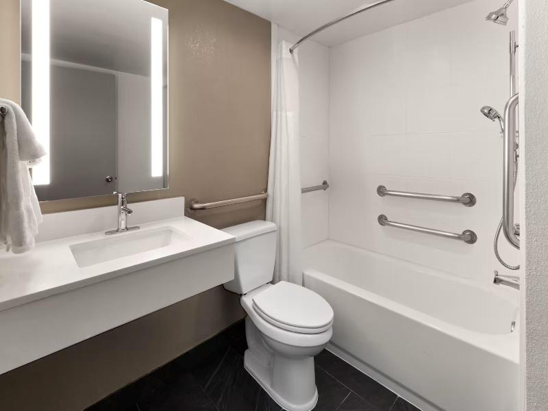 Holiday Inn Exprss & Sts Washington DC Noma by IHG image