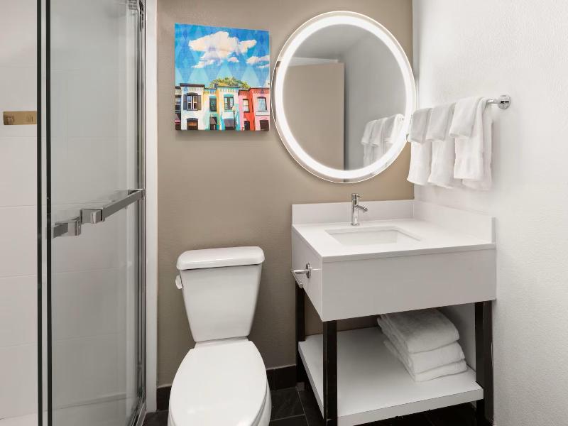 Holiday Inn Exprss & Sts Washington DC Noma by IHG image
