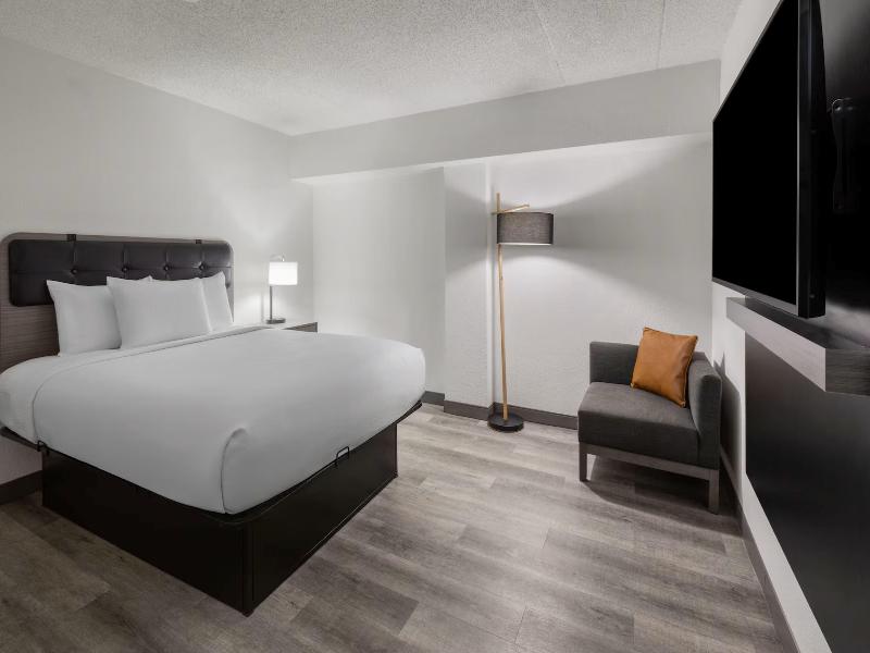 Holiday Inn Exprss & Sts Washington DC Noma by IHG image