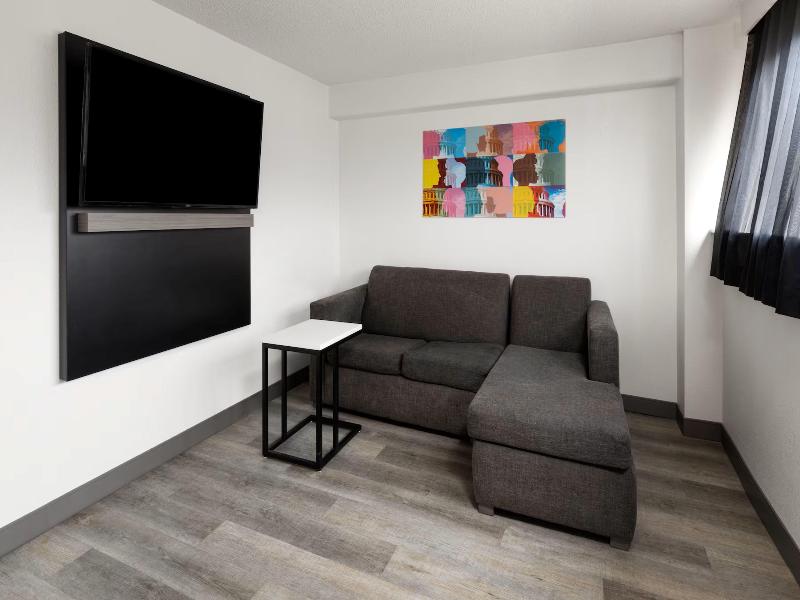 Holiday Inn Exprss & Sts Washington DC Noma by IHG image