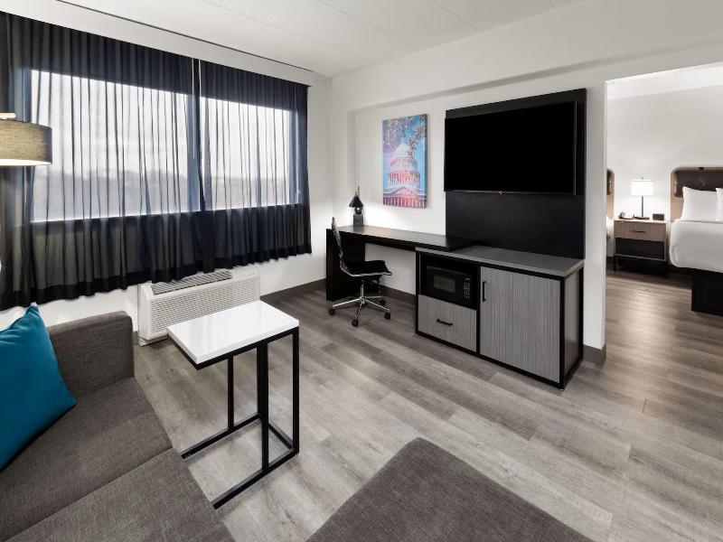 Holiday Inn Exprss & Sts Washington DC Noma by IHG image