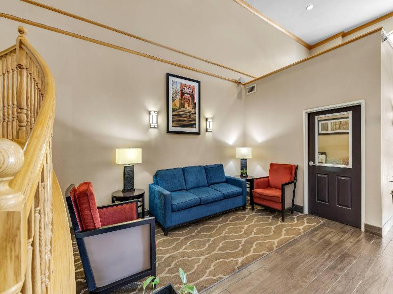 Comfort Suites Airport Boise Airport image
