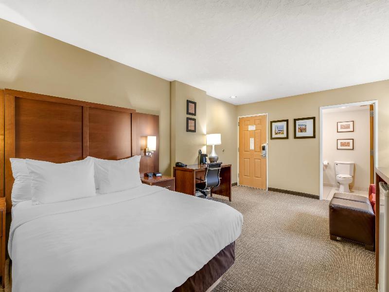 Comfort Suites Airport Boise Airport image