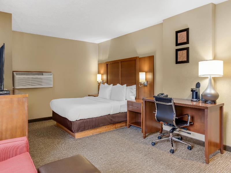 Comfort Suites Airport Boise Airport image