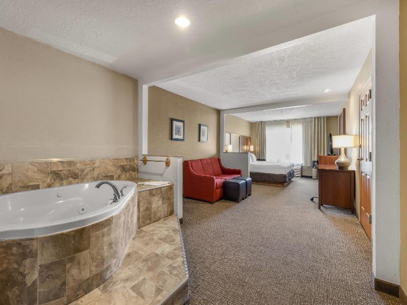 Comfort Suites Airport Boise Airport image
