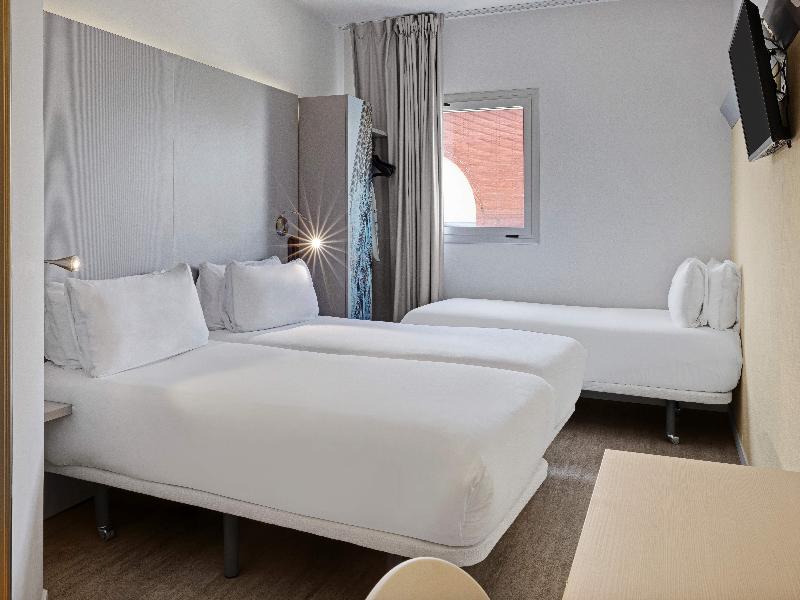 B&B HOTEL Girona 2 image