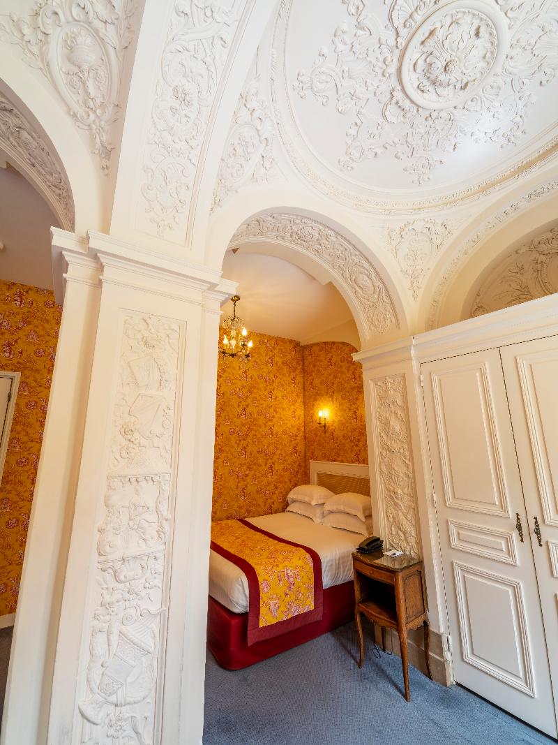 Chateau D'Artigny image