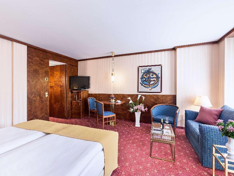 Best Western Premier Grand Hotel Russischer Hof image